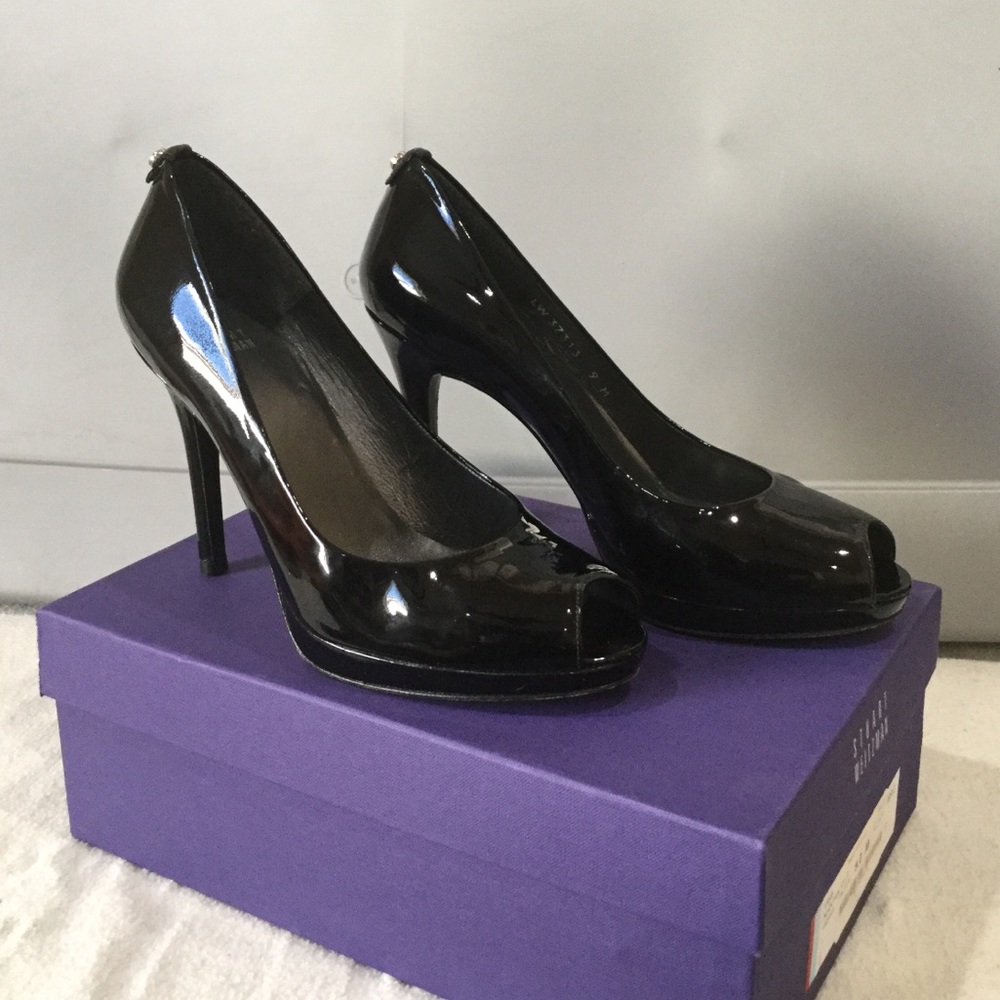 Stuart Weitzman pump